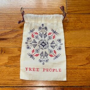 ✨3/$10 Free People Jewelry Bag